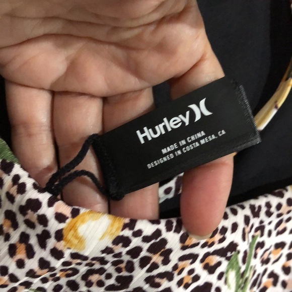 NWT! - HURLEY ‘Jungle Cat’ Cheeky Moderate One-Piece Swim Suit - Picture 8 of 10